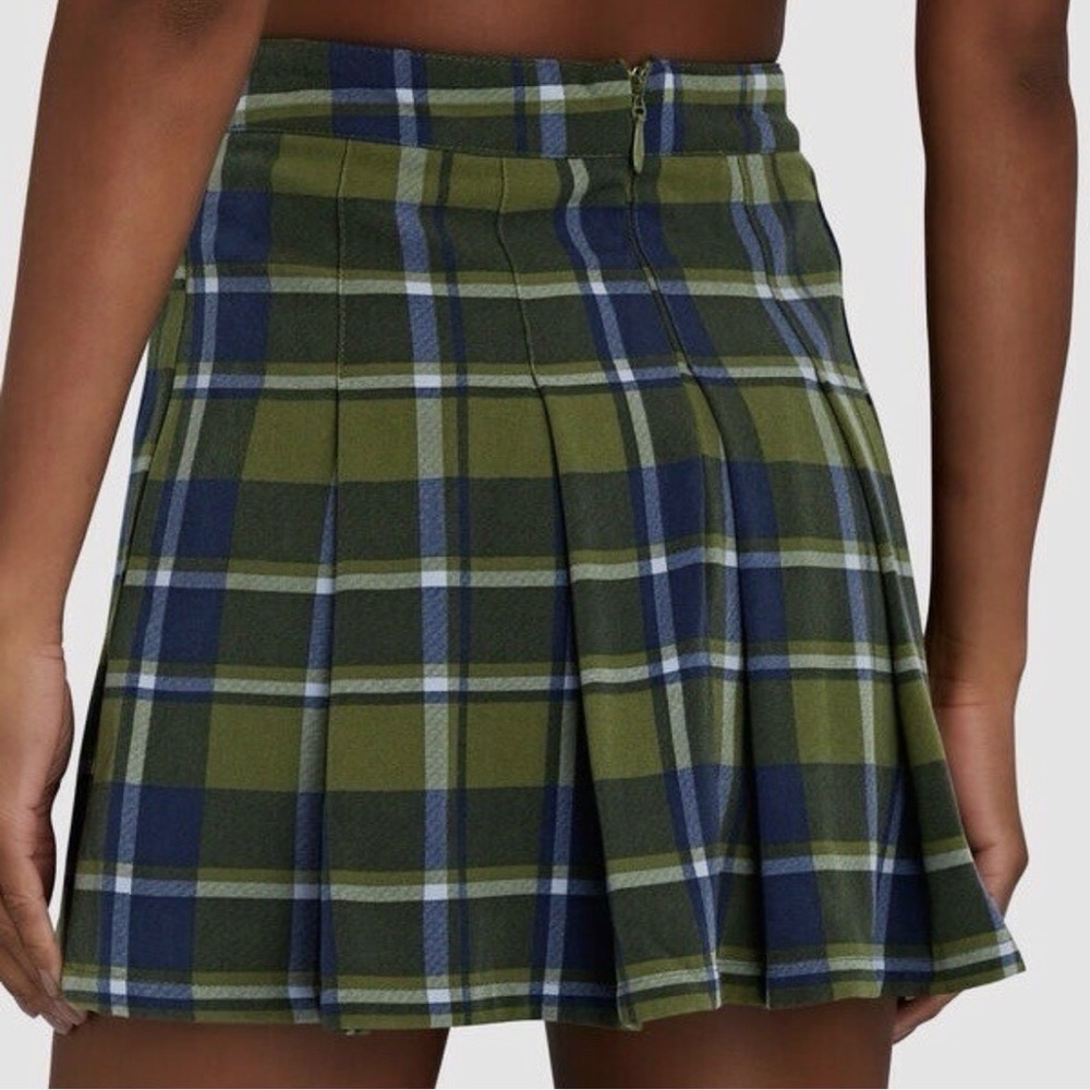 We Wore What Plaid Pleated Skort Tennis Skirt Built-In Shorts Green 0 NWT - Picture 8 of 9